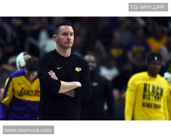 正负值-59！湖人三连败揭詹姆斯副作用，雷迪克就差报身份证号了